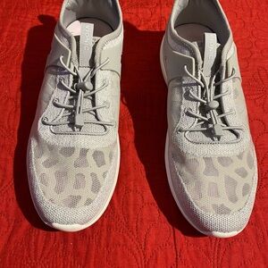 Vionic Light Gray Athletic Shoes